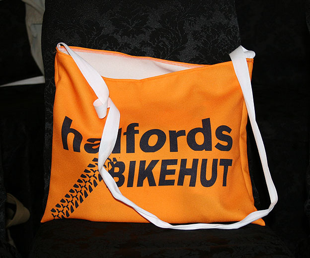 Team Halfords Bikehut Team Halfords Bikehut