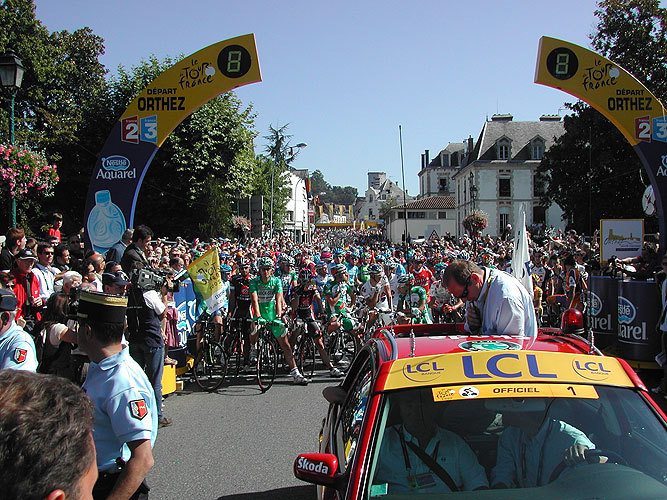 Tour de France 2007 stage 16 rider protest Tour de France 2007 stage 16 rider protest