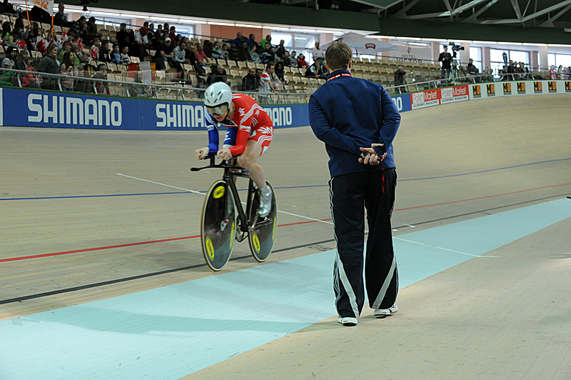 Wendy Houvenaghel individual pursuit at 2009 track cycling world championships in Poland Wendy Houvenaghel individual pursuit at 2009 track cycling world championships in Poland