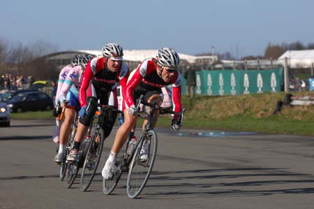 Alex Dowsett and Ian Stannard, lead break