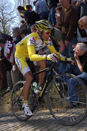 Belohvosckis, Raivis on Muur