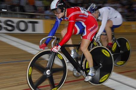 Victoria Pendleton (GB) wins women's Keirin