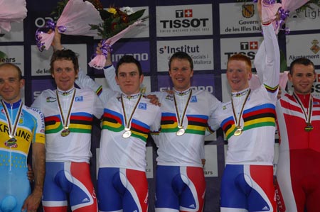 Team Pursuit podium
