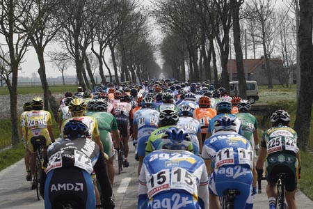 Ghent-Wevelgem peloton 3