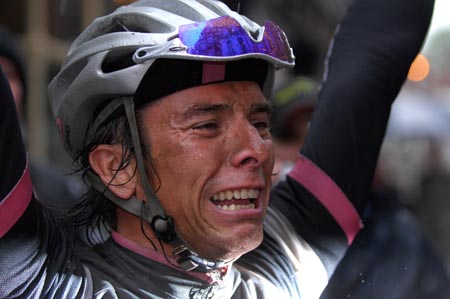 Dean Downing (Rapha Condor) wins