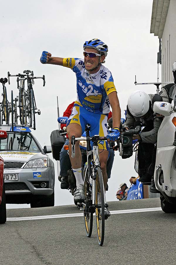 Christophe Moreau wins on Ventoux