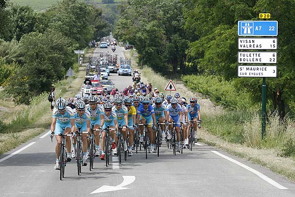 Astana head the bunch