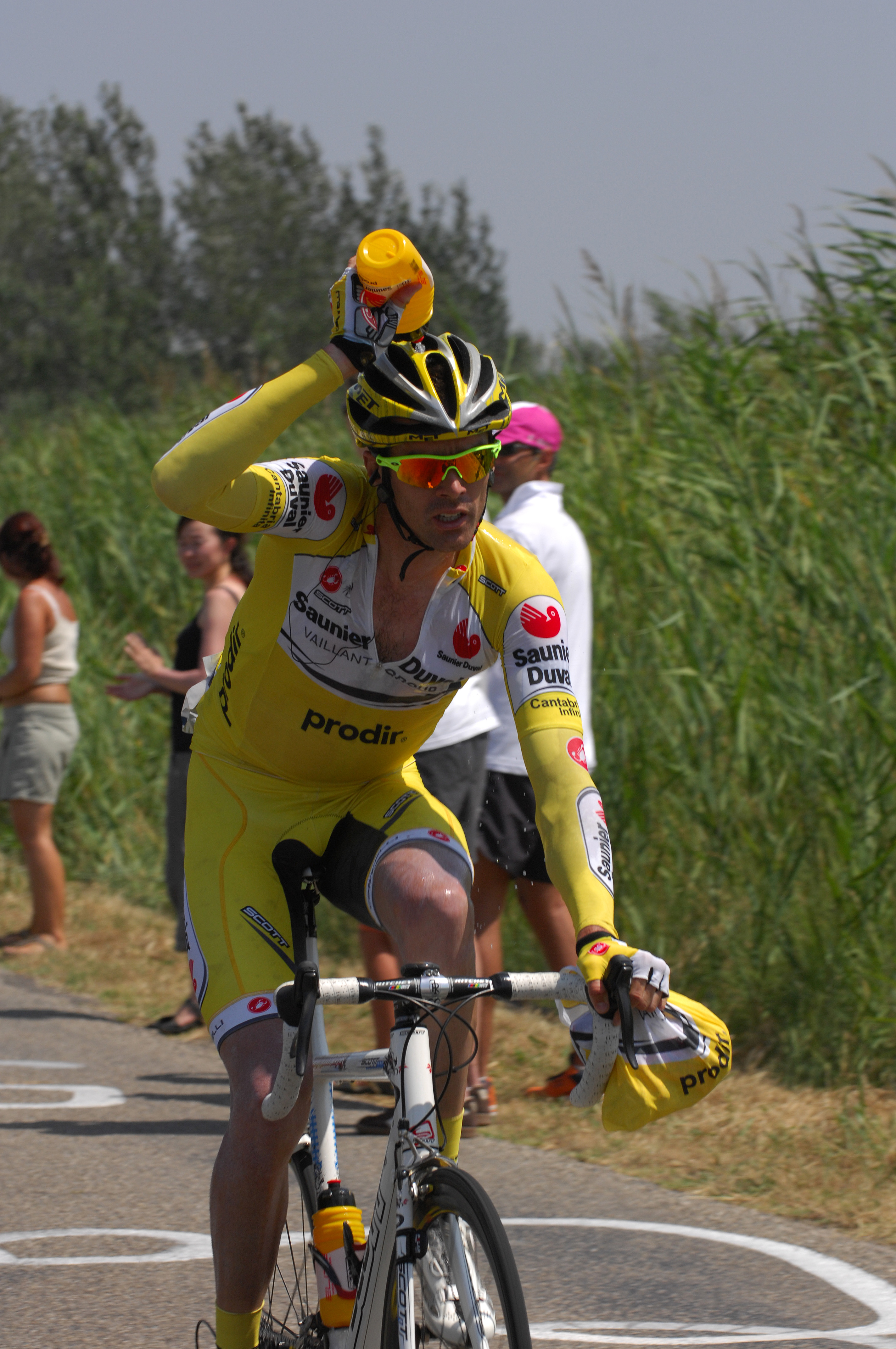 David Millar at feed station