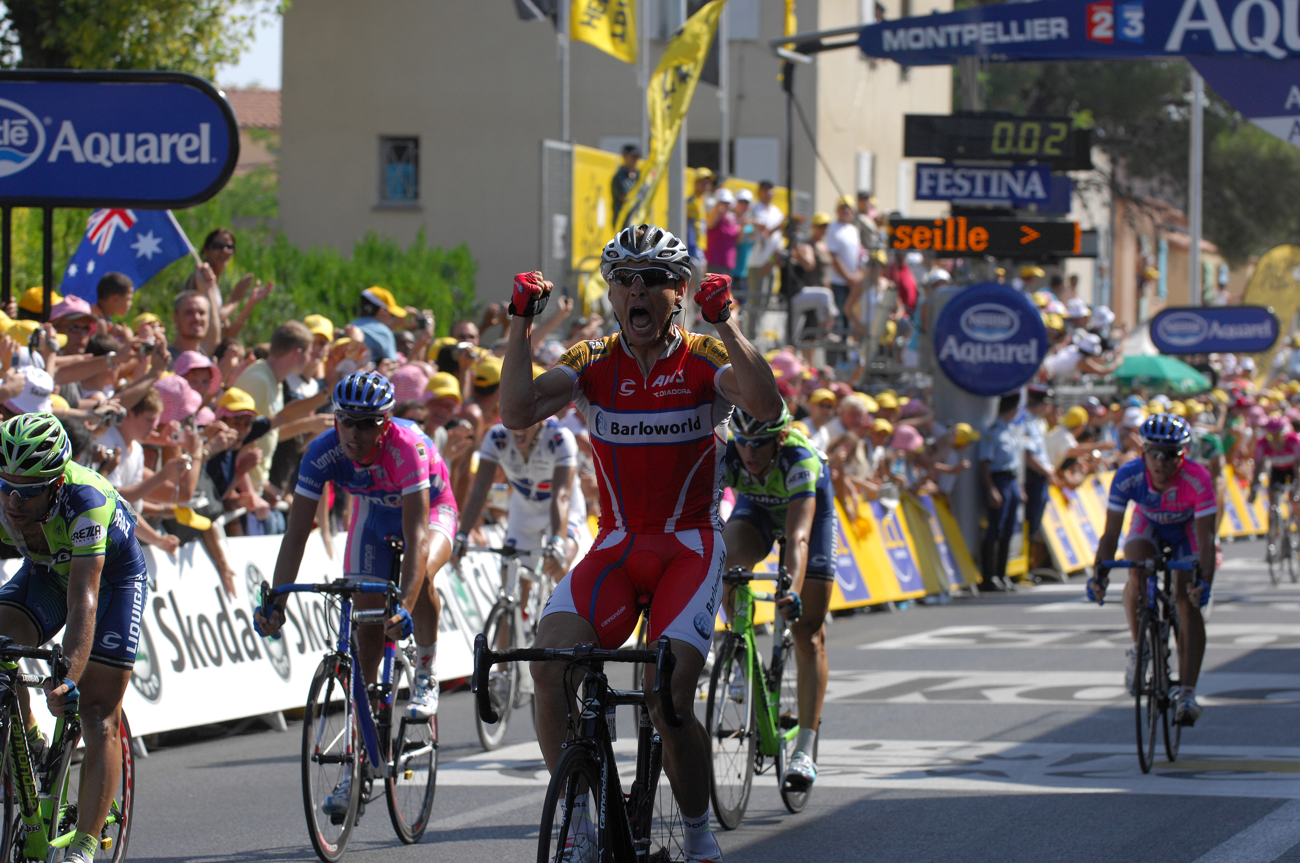 Robert Hunter wins stage