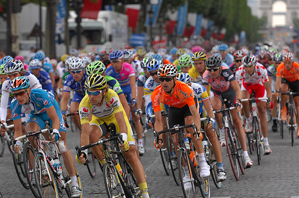 Stage 20 action in Paris