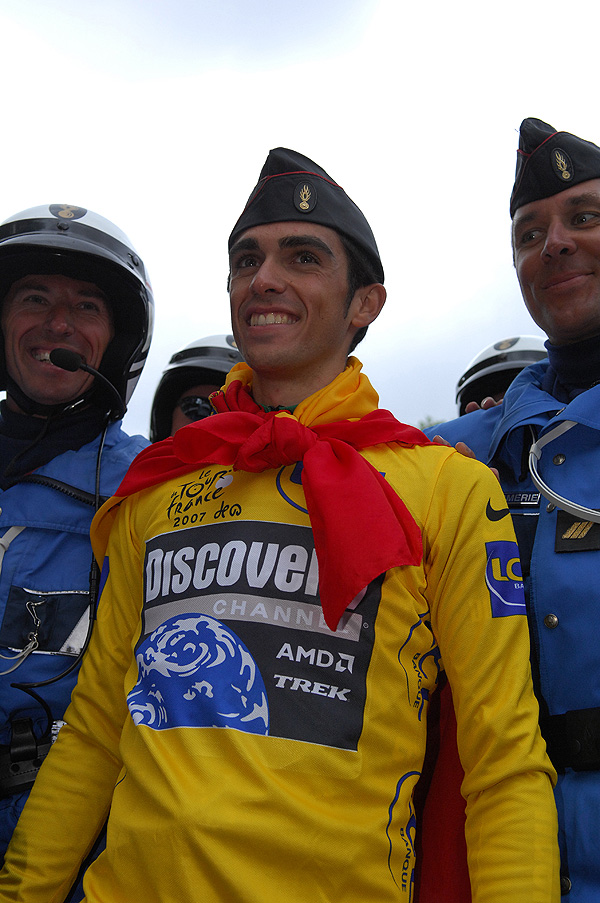 Alberto Contador and police