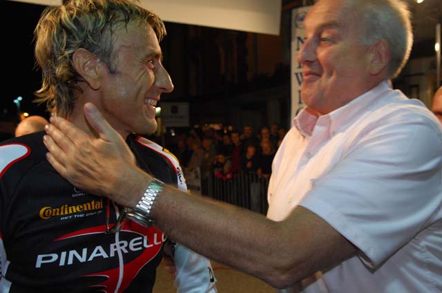 Malcolm Elliott (winner) and Phil Griffiths (r)