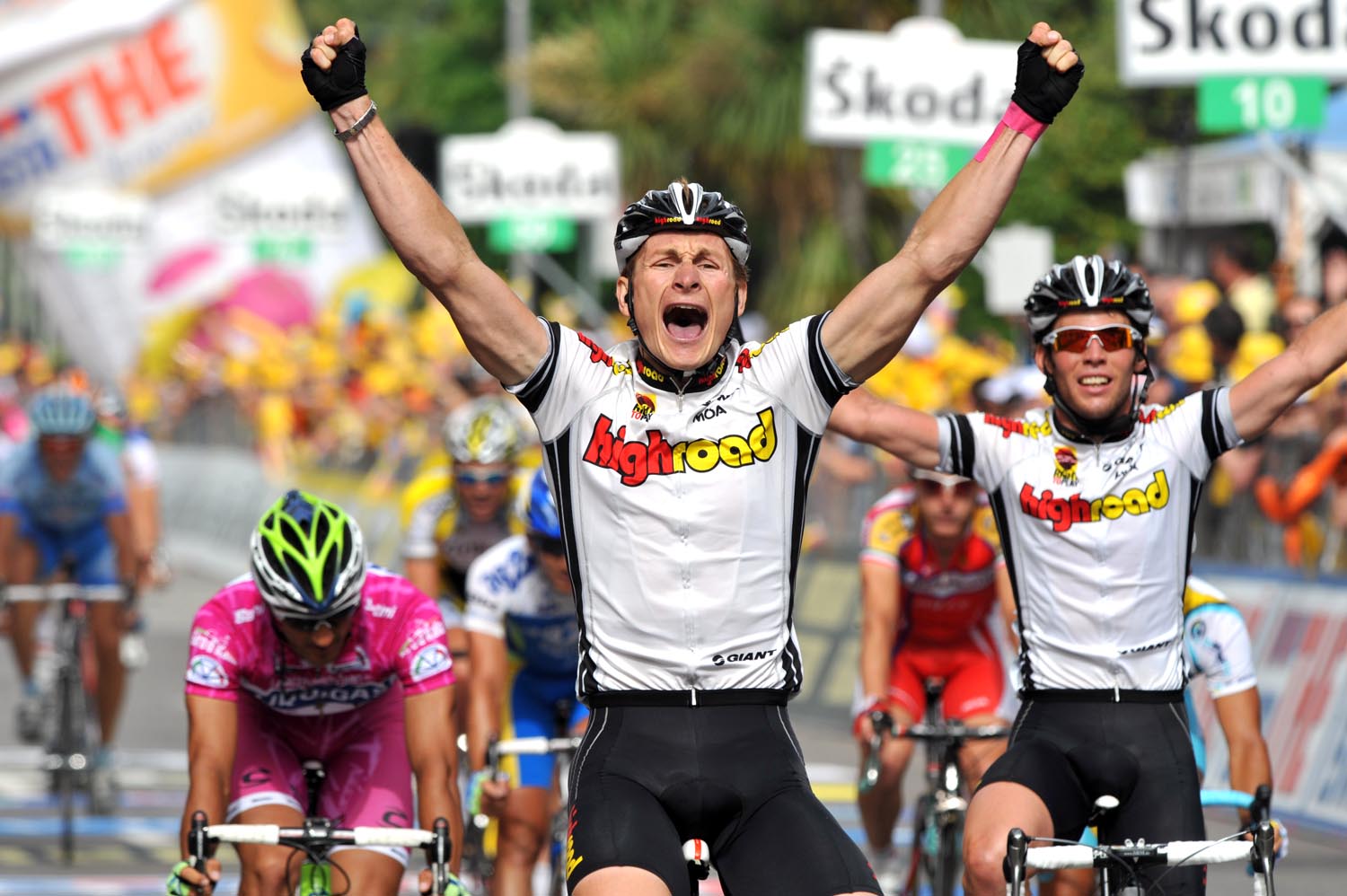 Andre Greipel wins stage 17 Andre Greipel wins stage 17