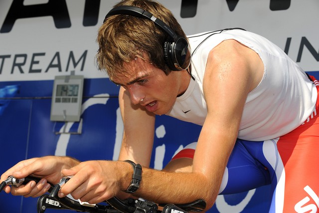 Alex Dowsett warms up Alex Dowsett warms up