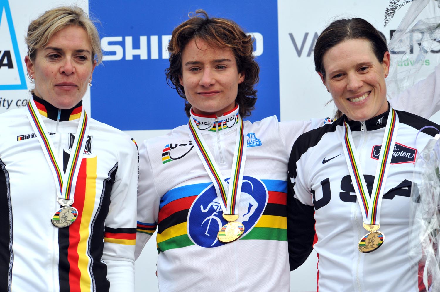 Elite women podium: Hanka Kupfernagel (2nd), Marianne Vos (winner), Katy Compton (3rd) Elite women podium: Hanka Kupfernagel (2nd), Marianne Vos (winner), Katy Compton (3rd)