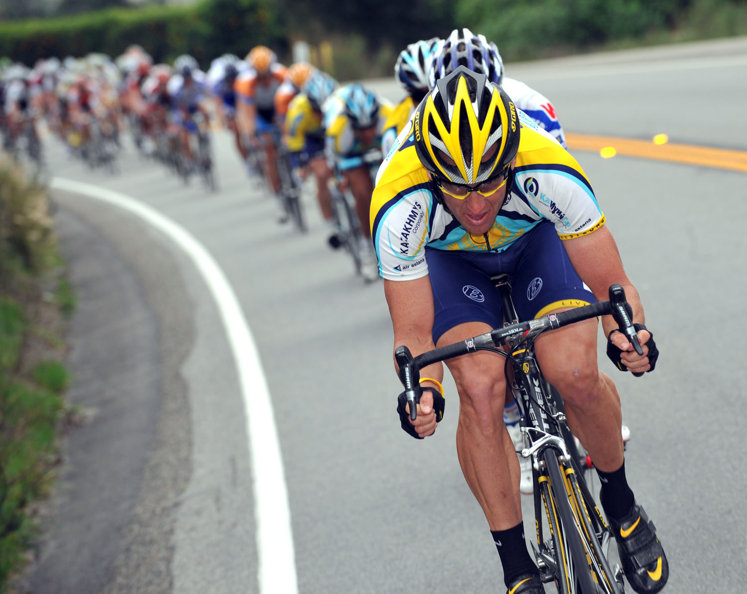 Lance Armstrong leads the way Lance Armstrong leads the way