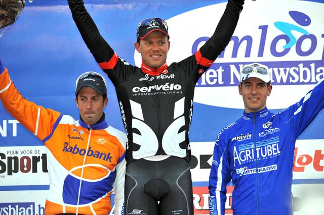 Podium (l-r): Juan Antonio Flecha (third), Thor Hushovd (winner), Kevyn Ista (second) Podium (l-r): Juan Antonio Flecha (third), Thor Hushovd (winner), Kevyn Ista (second)