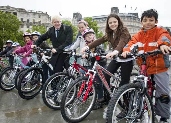 Boris Johnson Mayor of London cycling intiative 2009 Boris Johnson Mayor of London cycling intiative 2009