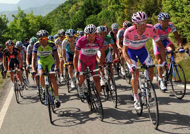 Denis Menchov and Danilo Di Luca lead the bunch Denis Menchov and Danilo Di Luca lead the bunch