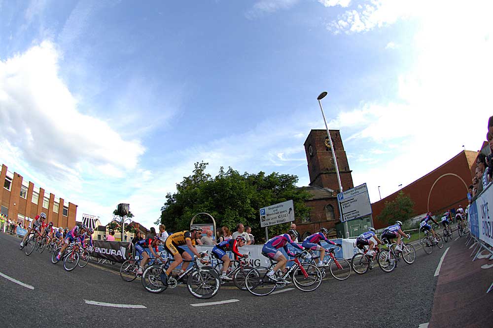 stoke on trent, tour series, criterium, british cycling, cycling racing, halfords, canditv, halfords, downing, hayles, elliott, wilkinson, tennant