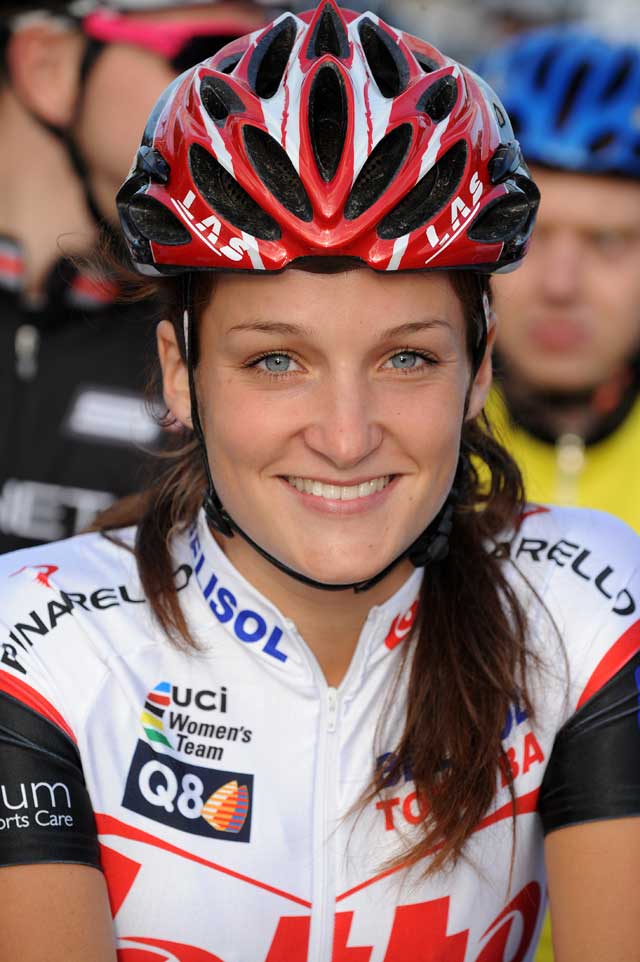 Lizzy-Armitstead-2.jpg Lizzie Armitstead, Otley Town Centre Grand Prix 2009