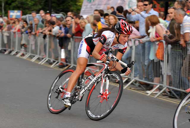 Lizzy-Armitstead-7.jpg Lizzie Armitstead, Otley Town Centre Grand Prix 2009