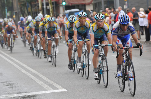Quick Step and Astana, Tour de France 2009, stage 6