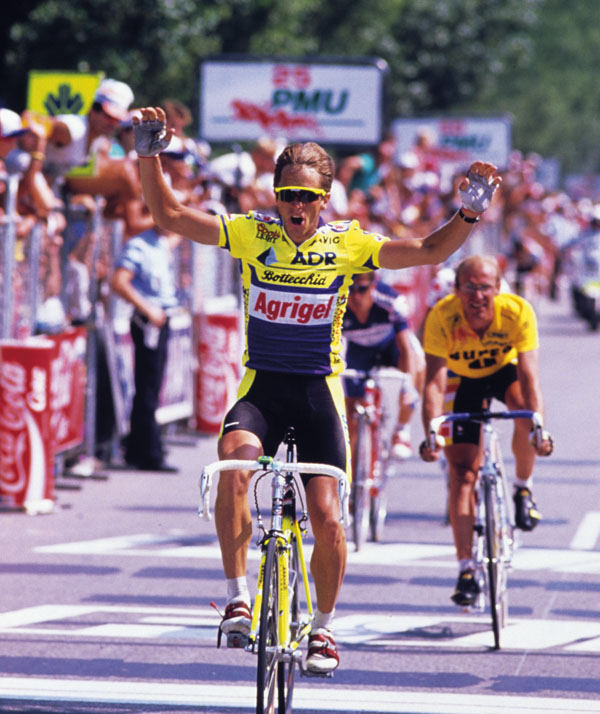 Greg LeMond Aix les Bains 1989 Greg LeMond outsprints his GC rivals into Aix les Bains
