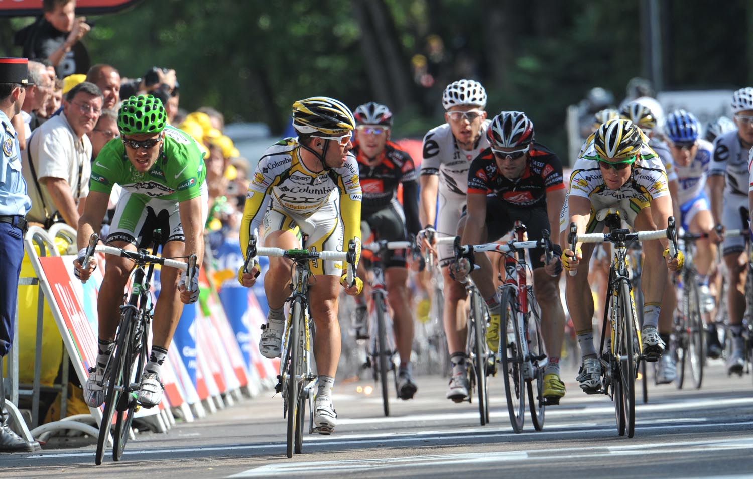 Mark Cavendish Thor Hushovd sprint stage 14 2009 Tour de France..jpg tour de france, 2009 tour de france, stage 14, besancon, serguei ivanov, mark cavendish, thor hushovd, alberto contador, lance armstrong