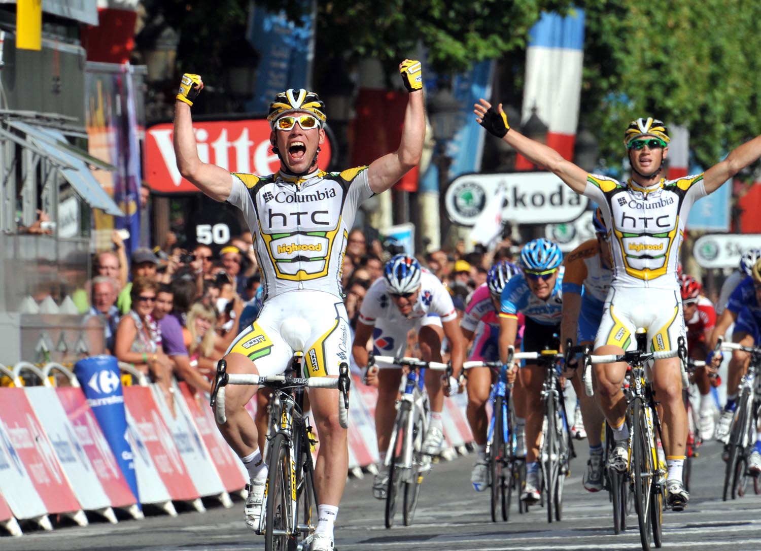 cavendish_tdf09_st21.jpg Mark Cavendish wins, Tour de France 2009, stage 21