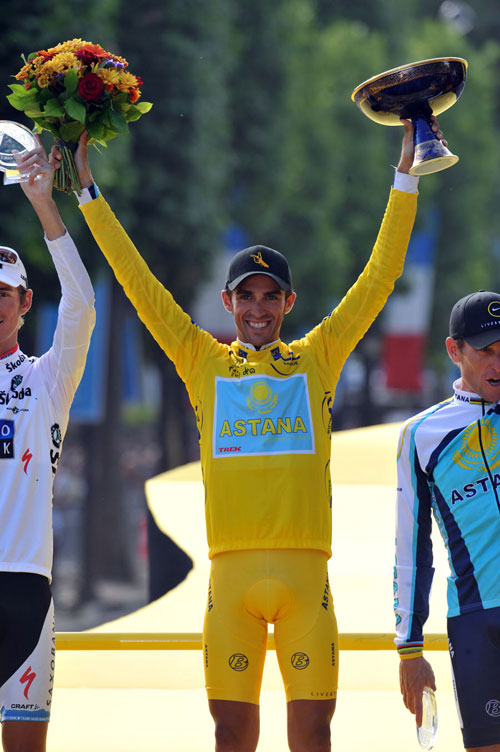 contador tour09 podium.jpg Alberto Contador on final podium, Tour de France 2009