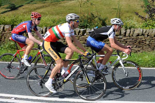Rob Partridge Halfords Bikehut Welsh champion Tour of Pendle 2009 British cycling racing Cycling Weekly.jpg tour of pendle, pendle, premier calendar, russell downing, krisitian house, candi tv, marshalls pasta, rapha, condor, british cycling, cycle racing, cycling weekly