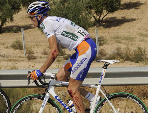 vuelta09-st17-GESINK-INJURY crop.jpg Robert Gesink injury, Vuelta a Espana 2009, stage 17
