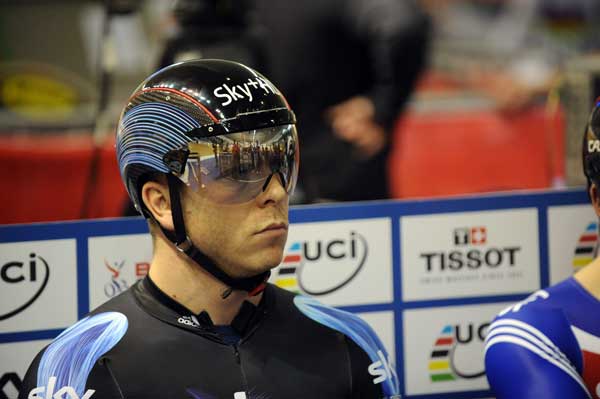 Chris Hoy Team Sky Keirin 2009 Manhester world cup.jpg track world cup, manchester world cup, track racing, uci, manchester velodrome, chris hoy, victoria pendleton, team gb, team sky+hd, geraint thomas, individual pursuit, women's sprint
