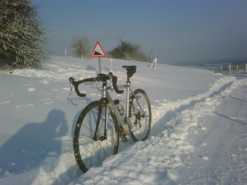 Bostal hill in Steyning, Darren King, 2010 snowy cycling photos