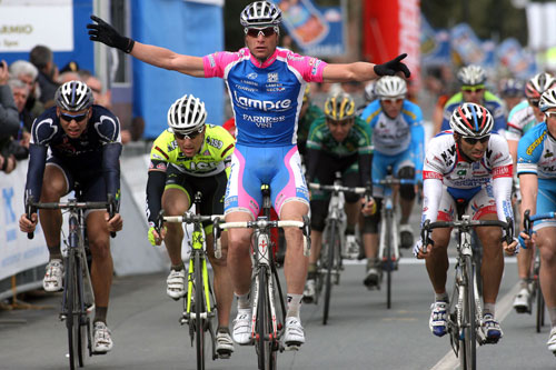 Alessandro Petacchi wins 2010 GP Costa Degli Etruschi Alessandro Petacchi wins 2010 GP Costa Degli Etruschi