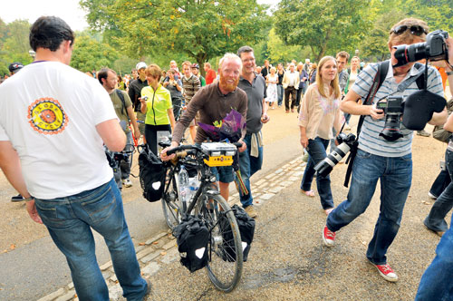 James Bowthorpe, around-the-world bike, 2010 James Bowthorpe, around-the-world bike, 2010