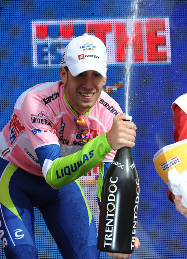 Vincenzo Nibali leads, Giro d'Italia 2010, stage 4 TTT