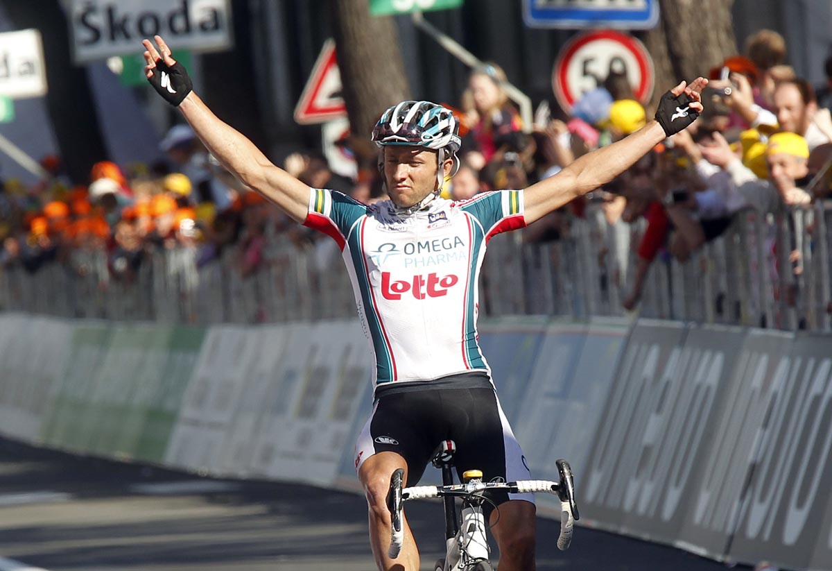 Matthew Lloyd wins Giro d'Italia stage 6