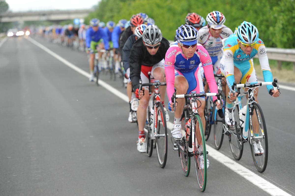 Astana chase, Giro d'Italia 2010, stage 11