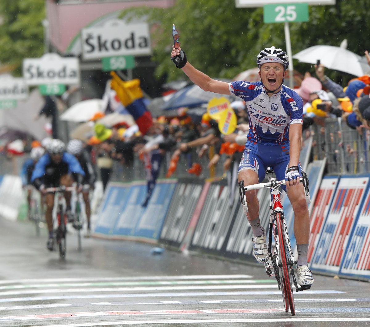 Evgeni Petrov wins, Giro d'Italia 2010, stage 11
