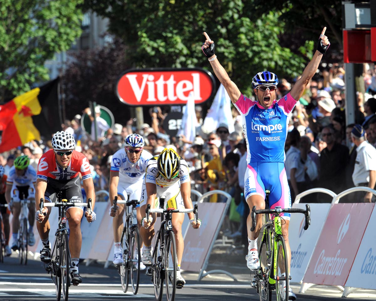 Alessandro Petacchi wins, Tour de France 2010 stage one