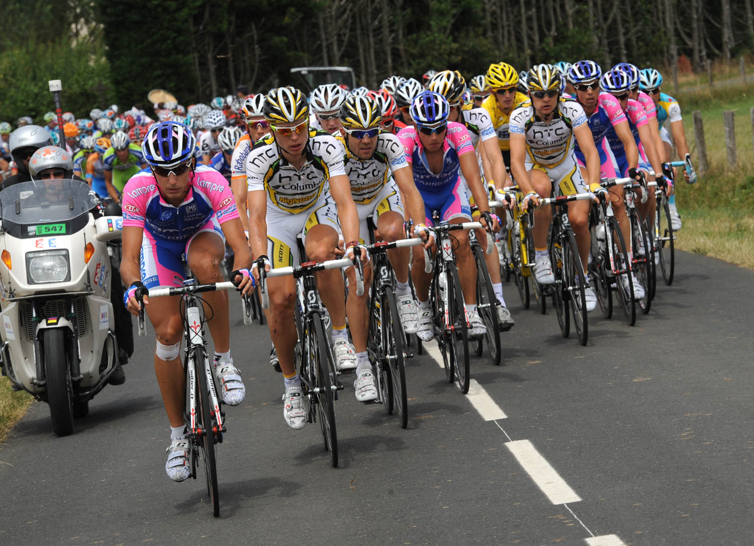 Bunch chases, Tour de France 2010, stage 13