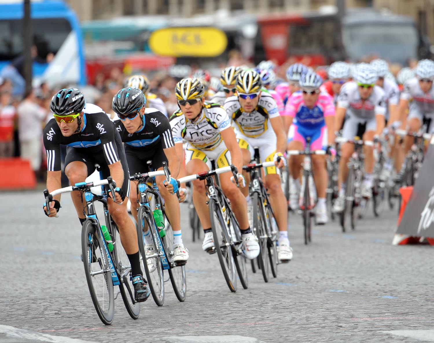 Steve Cummings chases, Tour de France 2010, stage 20