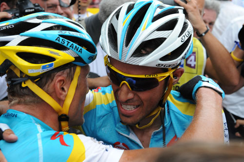 Alexandre Vinokourov and Alberto Contador, stage 13, Andy Jones at the Tour de France 2010 Alexandre Vinokourov and Alberto Contador, stage 13, Andy Jones at the Tour de France 2010
