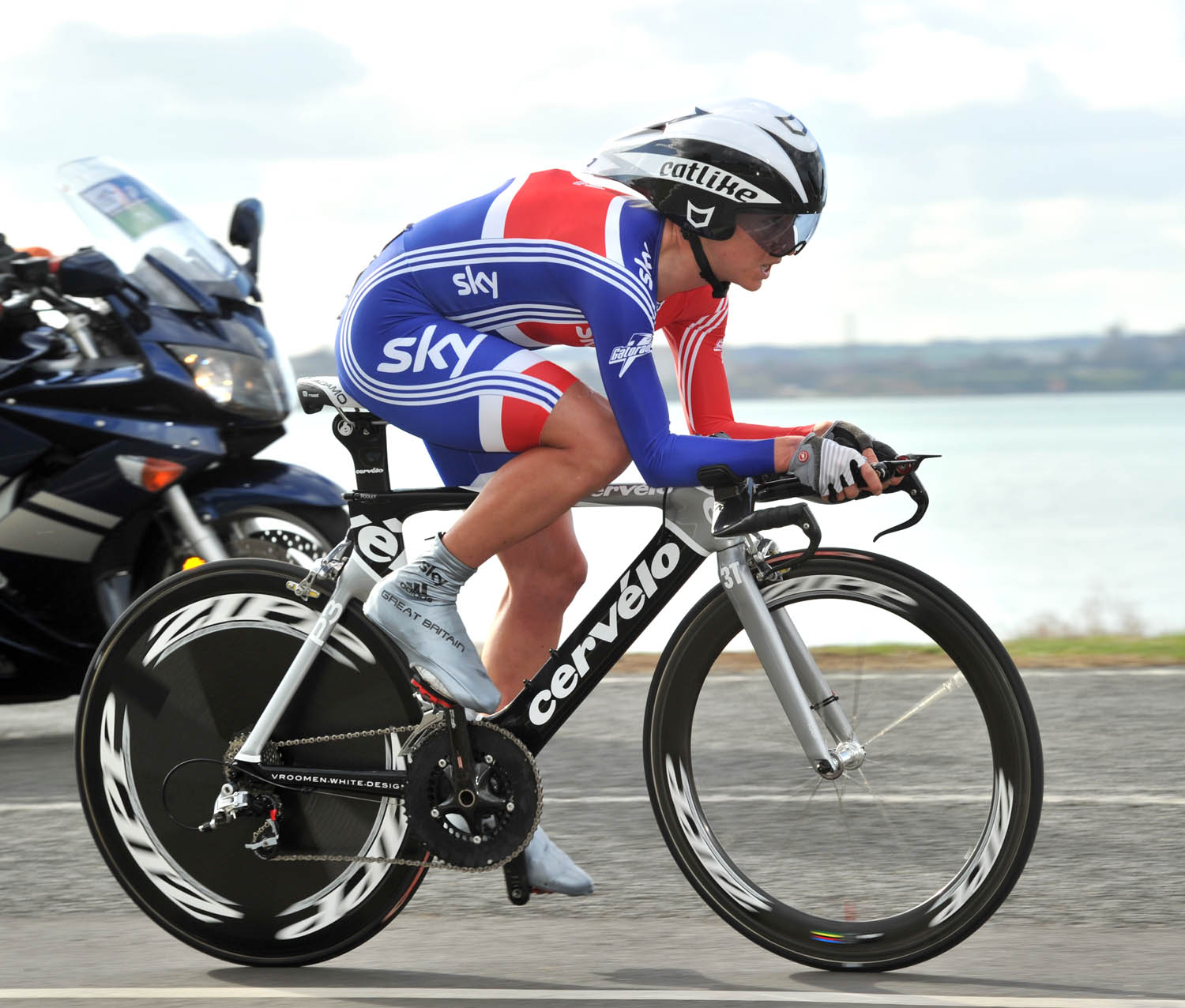 Emma Pooley wins women's time trial, World Championships 2010