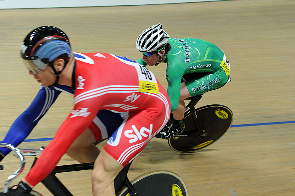Felix English closes in on Chirs Hoy, European Track Championships 2010 Felix English closes in on Chirs Hoy, European Track Championships 2010