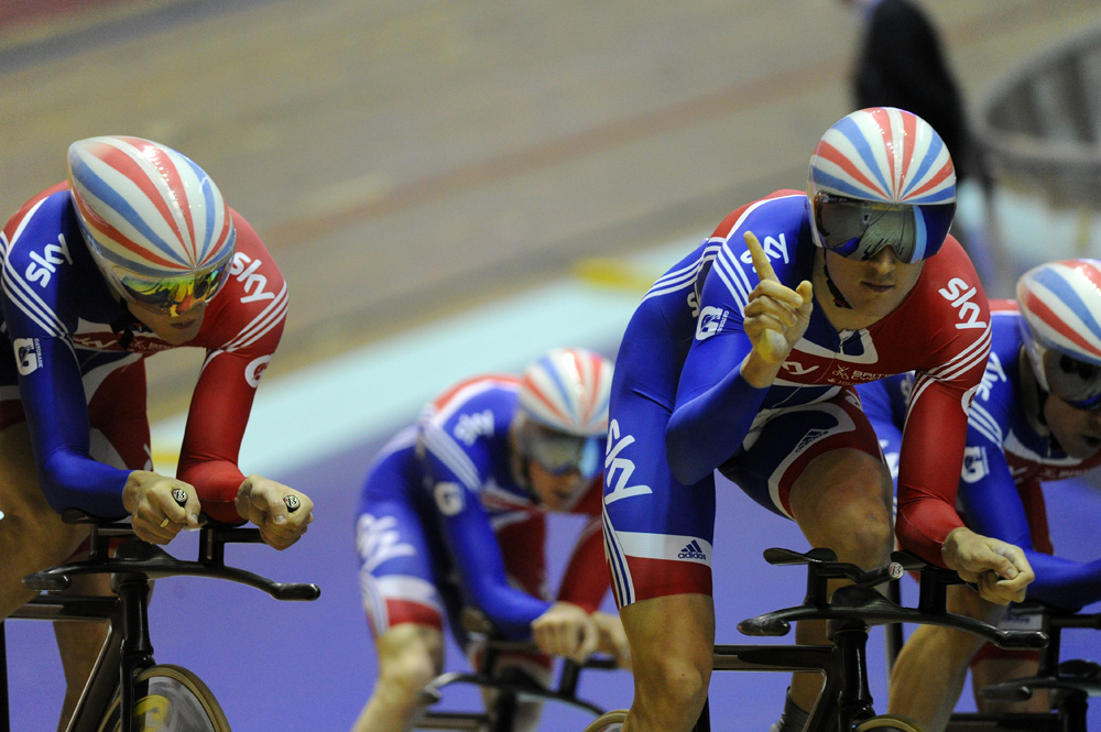 Geraint Thomas celebrates team pursuit qualifying Manchester track World Cup 2011.jpg manchester track world cup 2011, chris hoy, keirin, victoria pendleton, team sprint, team pursuit
