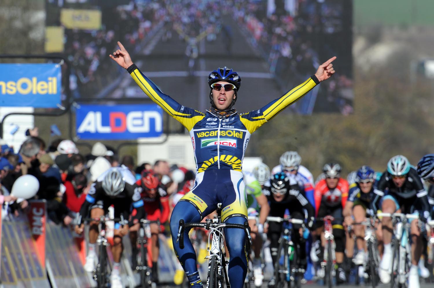 Thomas De Gendt wins, Paris-Nice 2011, stage one Thomas De Gendt wins, Paris-Nice 2011, stage one