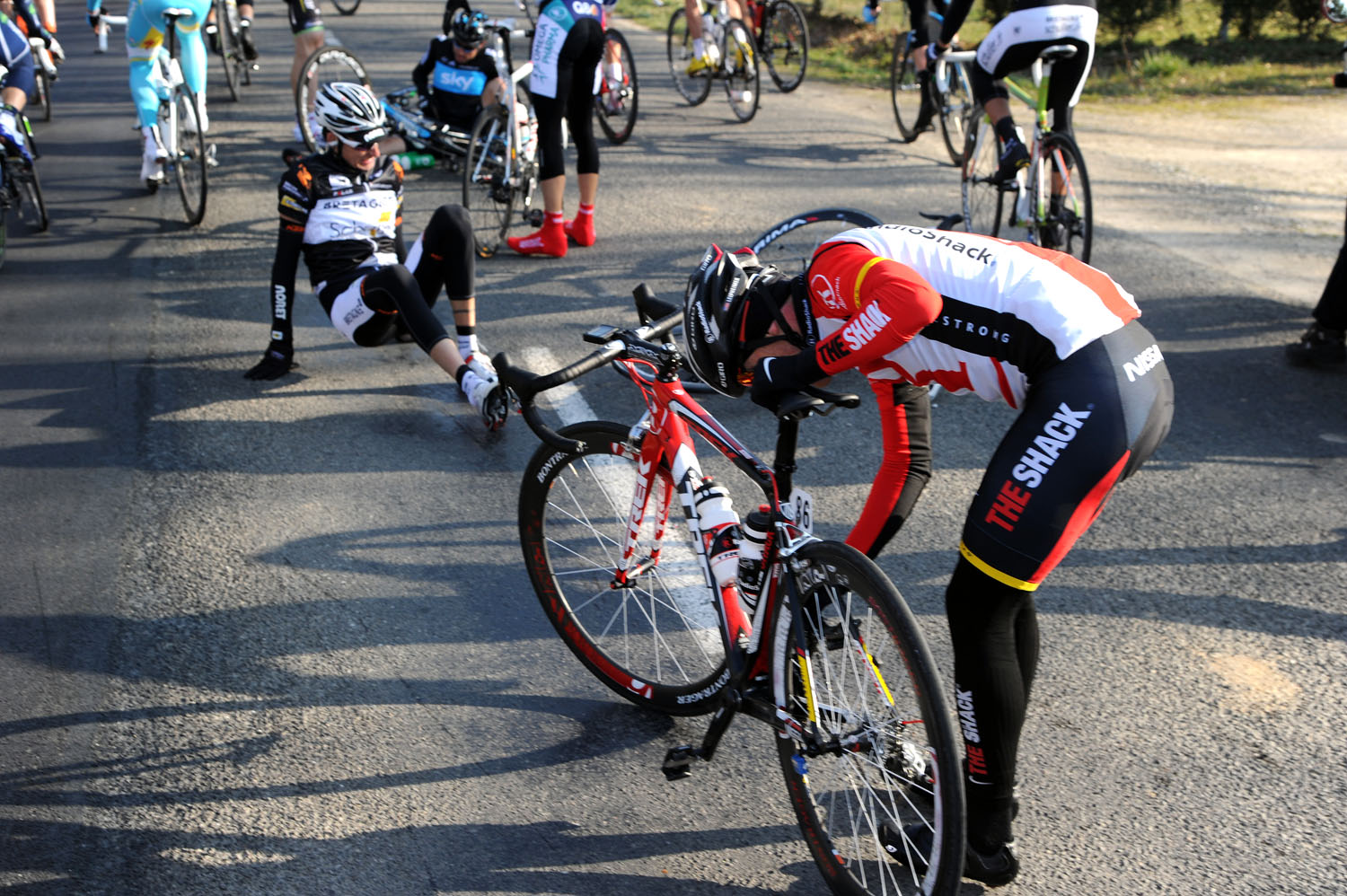 Levi Leipheimer crashes, Paris-Nice 2011, stage two